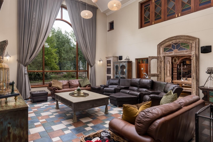 5 Bedroom Property for Sale in Winelands Western Cape